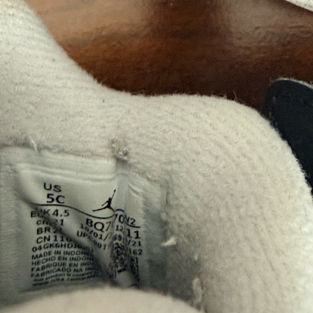 Nike Jordan Sneakers 5c - Picture 5 of 5